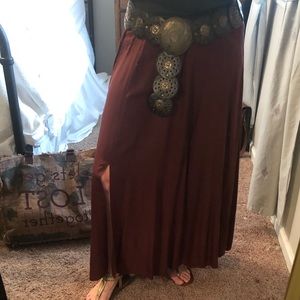 Vintage maroon skirt with a slit